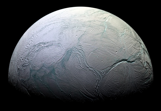 Immagine di Encelado tratta dal sito della NASA all'indirizzo: http://www.ciclops.org/view_media/25724/A-Tectonic-Feast. Credit: NASA/JPL/Space Science Institute.